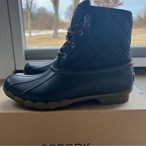 Women's Black Saltwater Quilted
Duck Boot. - Picture 2 of 5